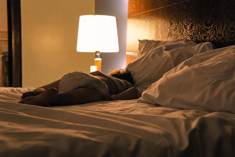 How a Bed Warmer Can Relieve Your Pain While You Sleep